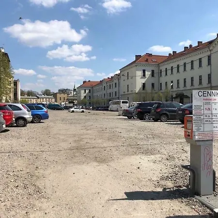 Rajska 105 *